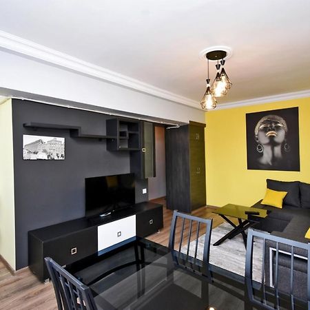 Positive Apartment In Center Of Yerevan City Eksteriør billede