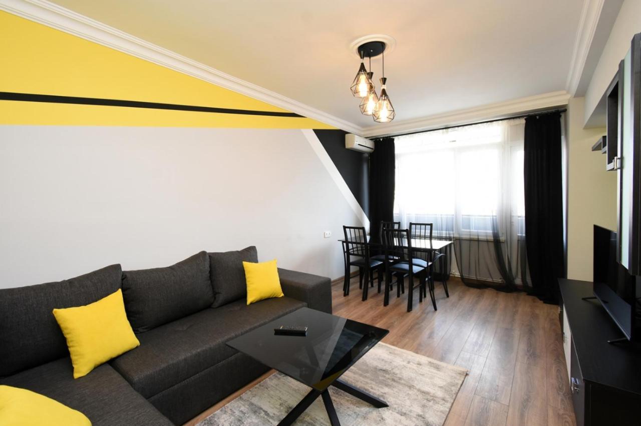 Positive Apartment In Center Of Yerevan City Eksteriør billede