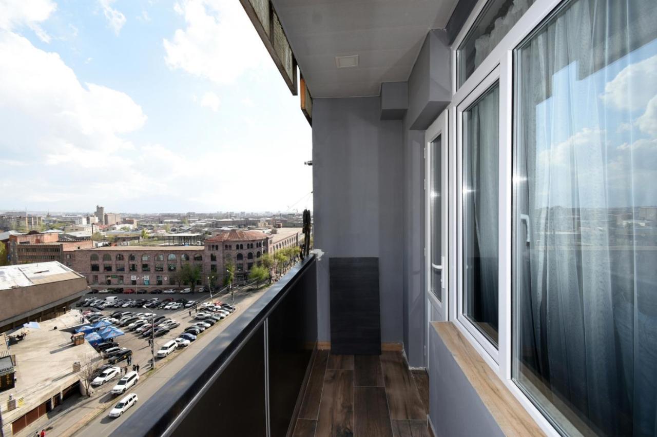 Positive Apartment In Center Of Yerevan City Eksteriør billede