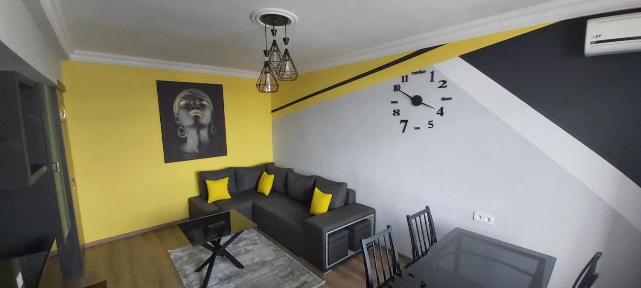 Positive Apartment In Center Of Yerevan City Eksteriør billede